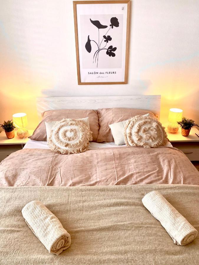 The Elite Suite Downtown A/C & Garage Parking Bratislava Ngoại thất bức ảnh