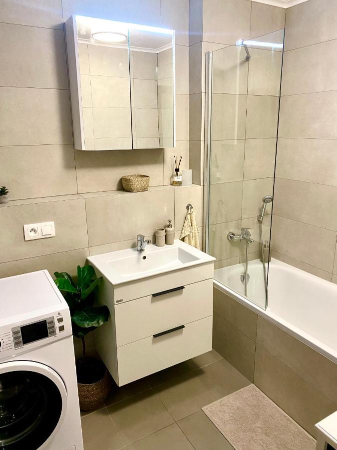 The Elite Suite Downtown A/C & Garage Parking Bratislava Ngoại thất bức ảnh